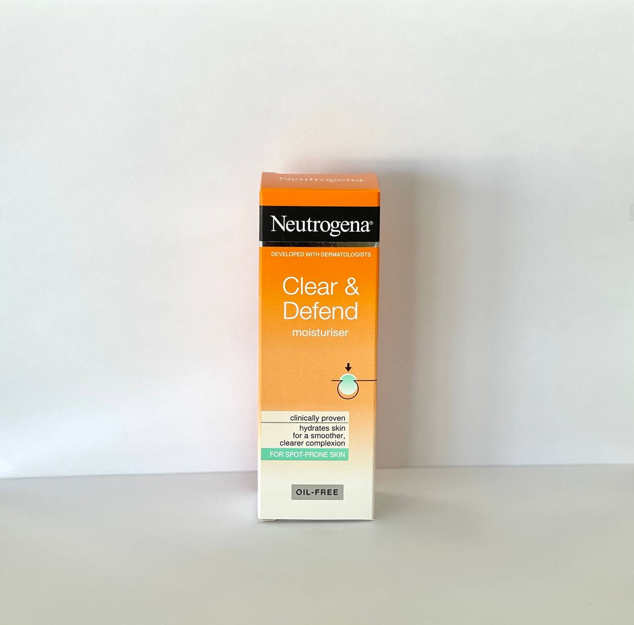 مرطوب کننده صورت نوتروژینا Neutrogena Clear & DefendMoisturiser