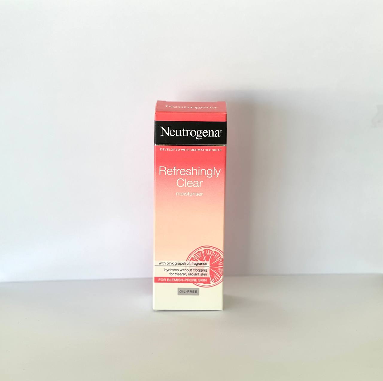 کرم شستشو و مرطوب کننده گریپ فروت نوتروژینا Neutrogena Visibly Clear Pink Grapefruit