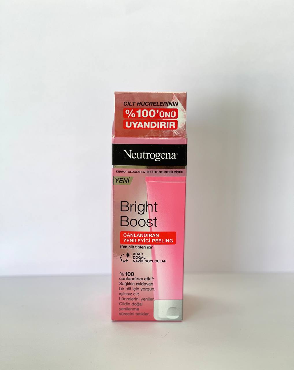 کرم لایه بردار و روشن کننده AHA نوتروژینا Neutrogena Bright Boost Resurfacing Polish